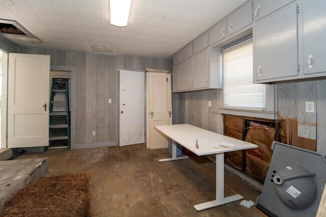 Building Photo - 31 Menendez Rd