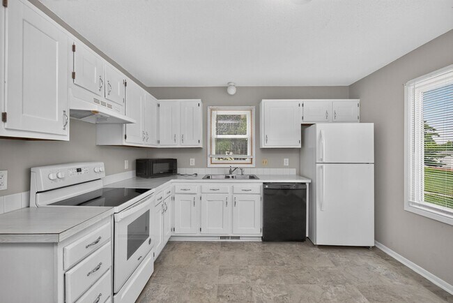 Building Photo - 3439 SE 20th St