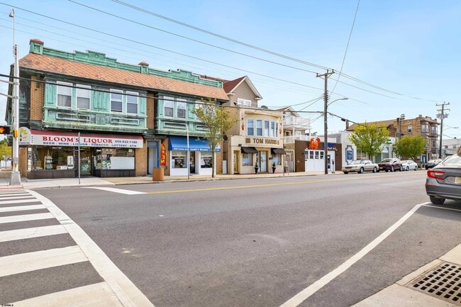 Building Photo - 14 N Sacramento Ave