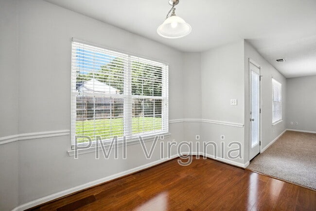 Building Photo - 312 Hickory Hinge Way