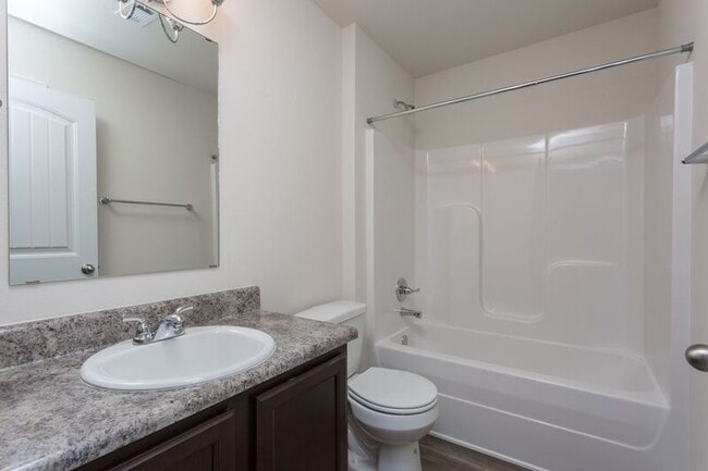 Building Photo - 5664 Peach Dr