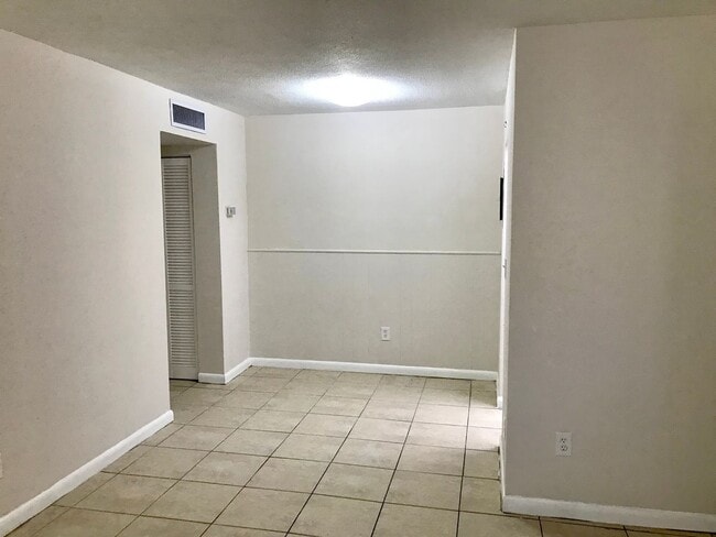 Building Photo - 1B1B FOR RENT NOW ONLY $1595