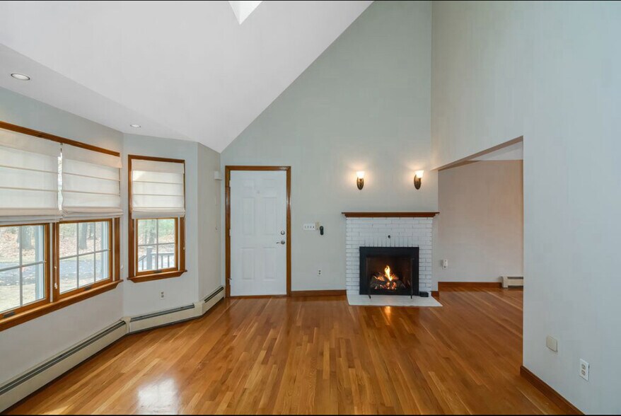 Building Photo - 474 Rochdale St