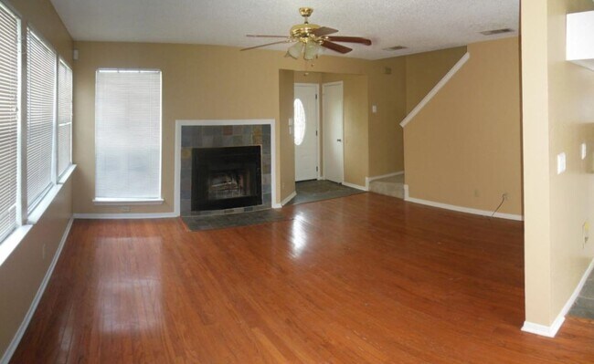 Building Photo - 1611 West Ln