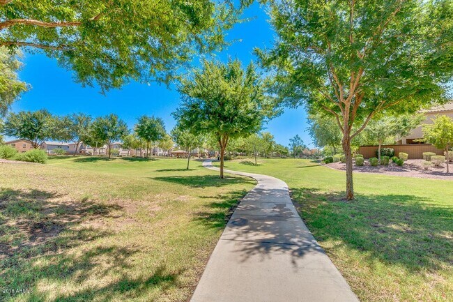 Building Photo - Charming 3 Bed + Den 2.5 Bath Home with 2 car attached EV garage with community pool !!