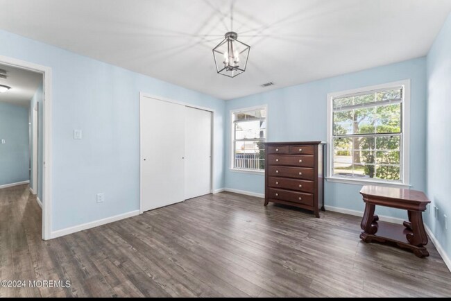 Building Photo - 339 Yorkshire Pl