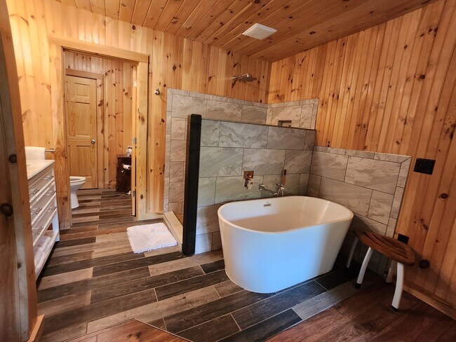 Building Photo - 2650 Hickory Nut Gap Rd