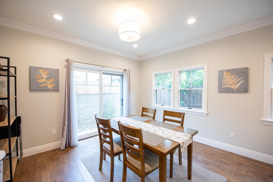 Building Photo - 97 N Parkwood Ave