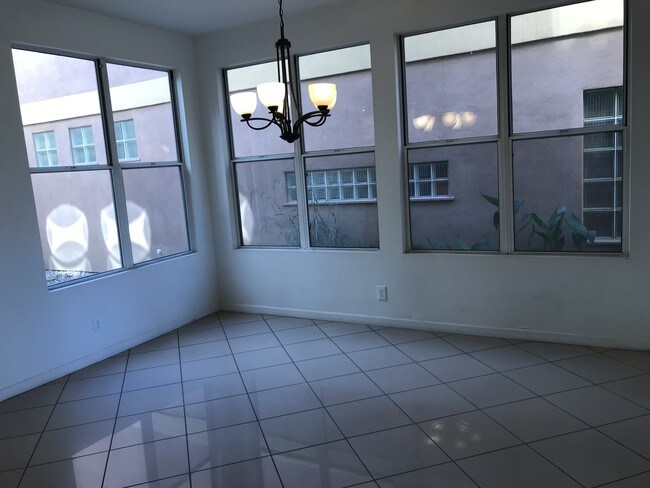 Dining Area - 624 Goldenwest St