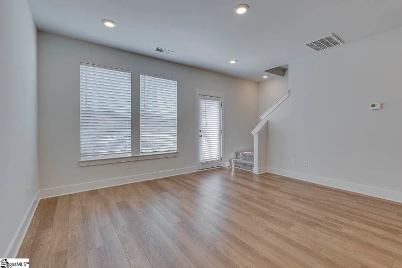 Building Photo - 103 Shallons Dr