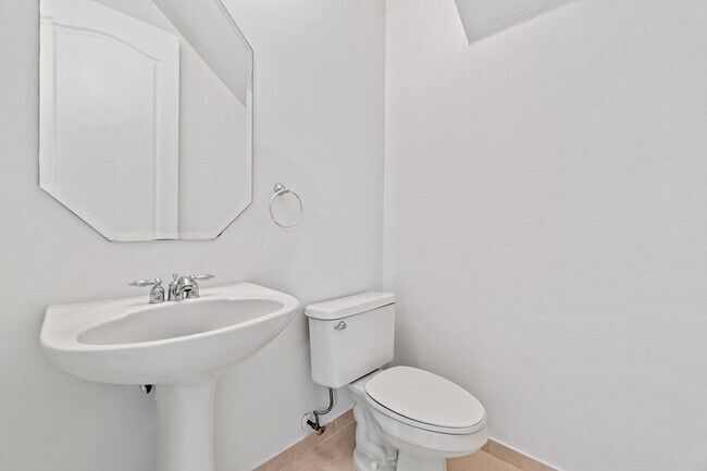 Building Photo - 1030 Murano Bay Dr