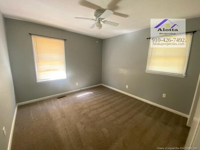 Building Photo - 1933 Wayne Ln