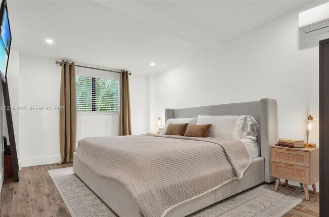 Building Photo - 2311 SW 9th Ave