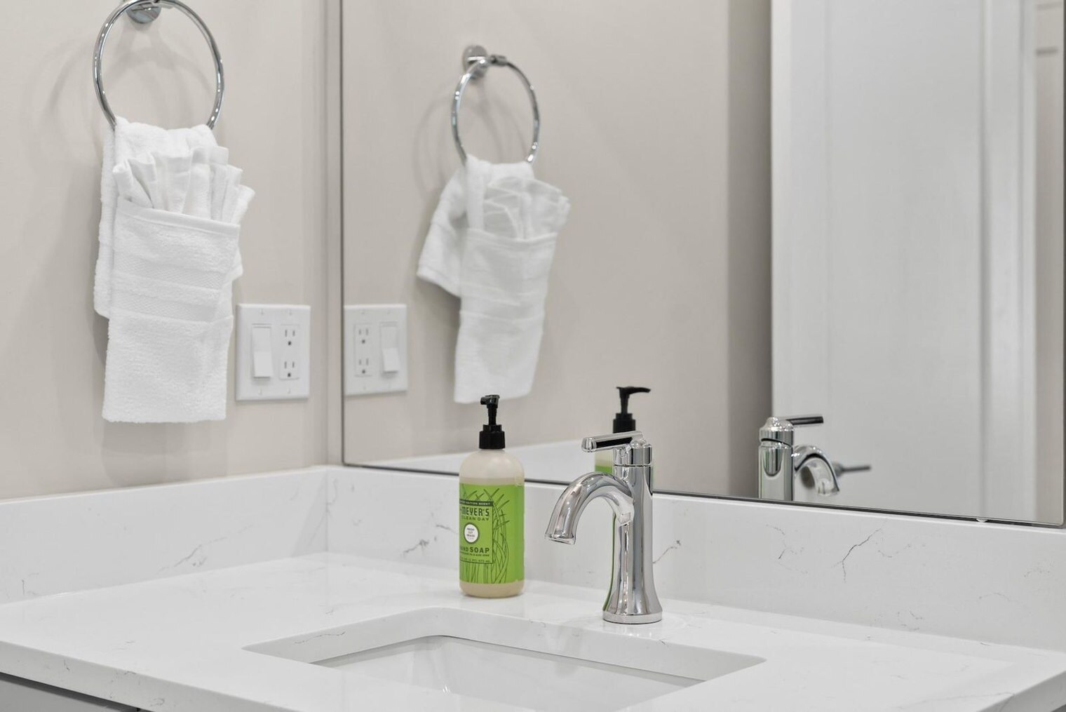 Building Photo - 394 McGrath Hwy