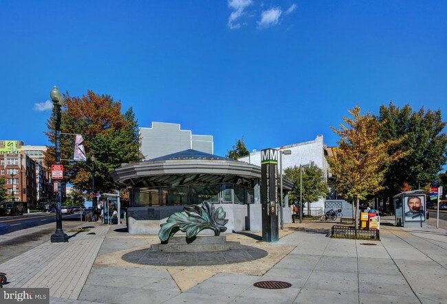 Building Photo - 1321 Spring Rd NW