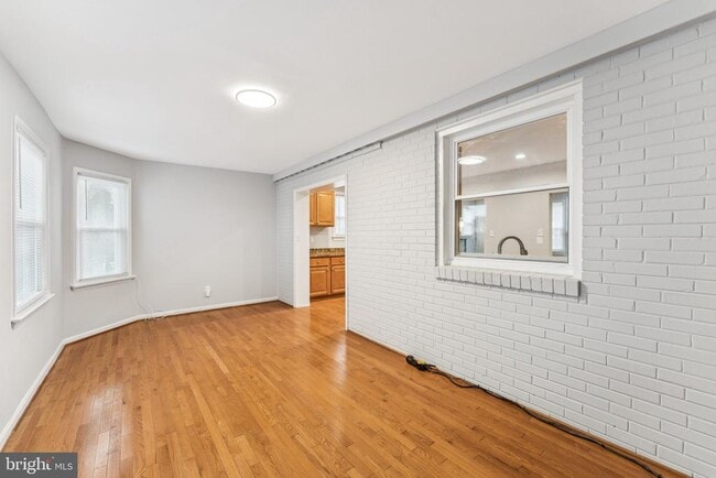 Building Photo - 3409 Southern Ave SE