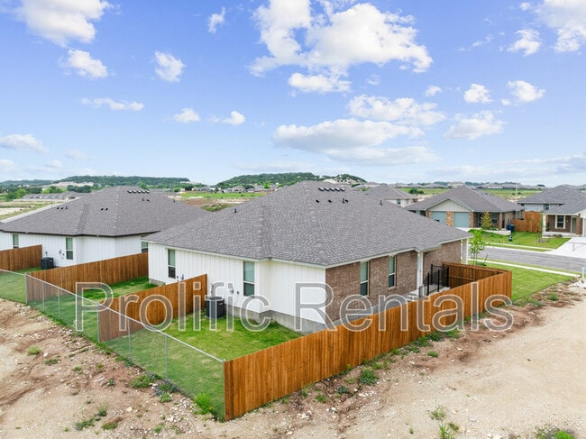 Building Photo - 117 Leon Ln