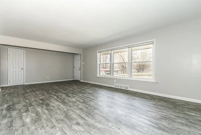 Building Photo - 1126 Lakeview Ave
