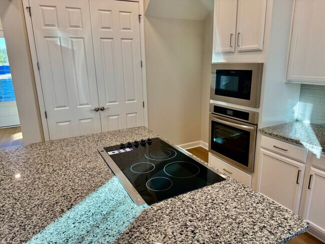 Building Photo - Discover Coastal Living at Its Finest in Marketview, Market Common – Now Leasing!