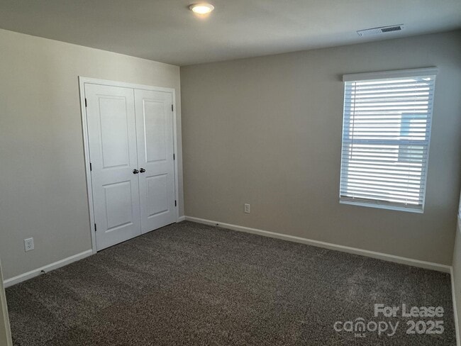 Building Photo - 3863 County Down Ave