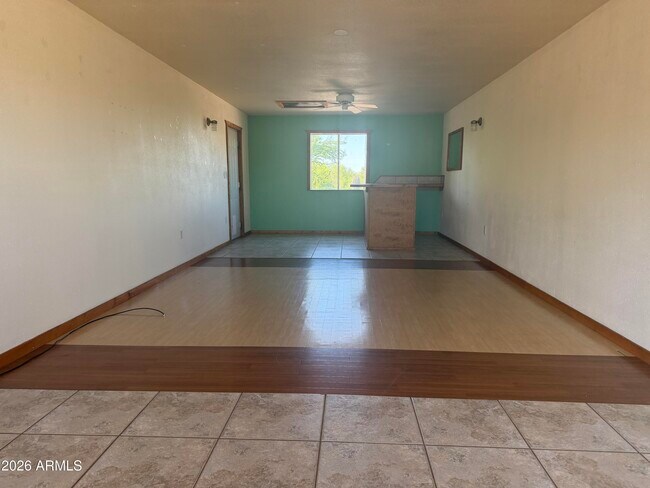 Building Photo - 5825 E Tepee St