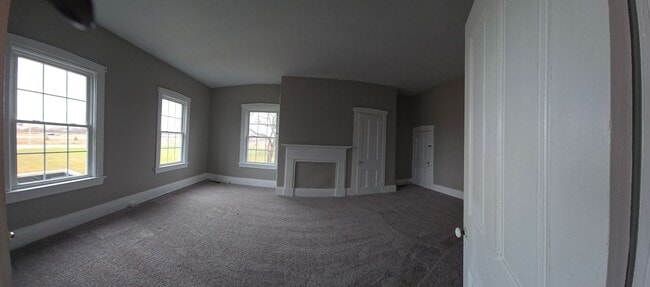 Building Photo - 2 Bedroom Farmhouse in Middletown