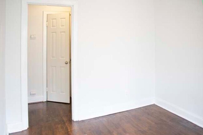 Building Photo - 2 BR/2BA | Newly Renovated Single Family Home | Additional Storage| In North Knoxville!