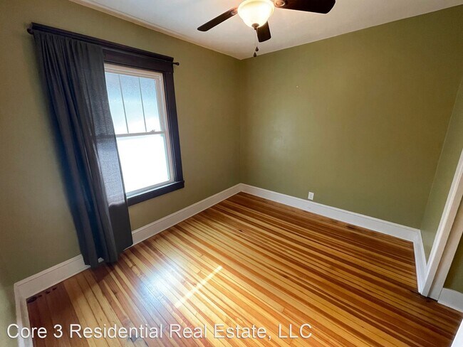 Building Photo - 3 br, 2 bath House - 803 E Grove St