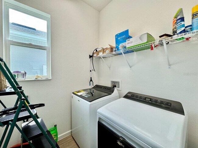 Building Photo - 827 Winterside Dr