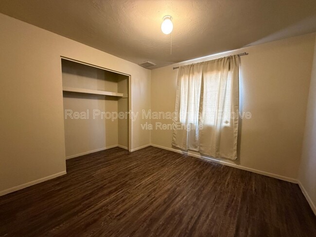 Building Photo - 4717 N 82nd Ave