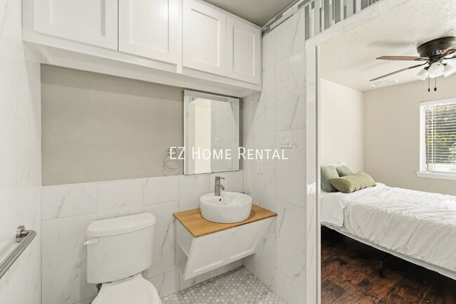 Building Photo - 24527 Appian Ridge