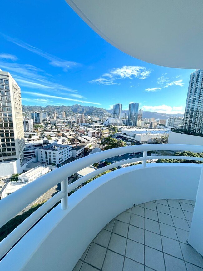 Building Photo - Large 19th Floor Unit with Ocean, City, Mo...