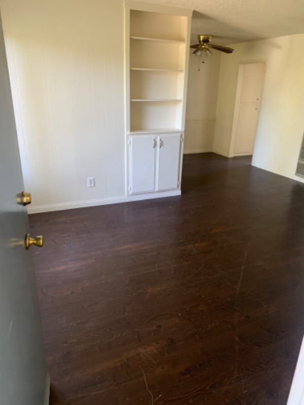 Primary Photo - 4455 Kendall St
