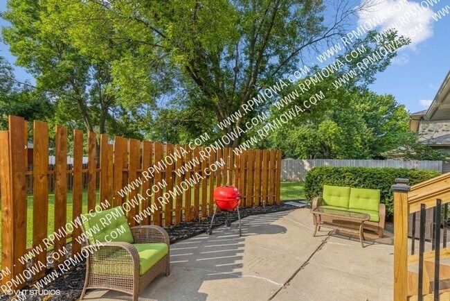 Building Photo - 513 NW 9th St