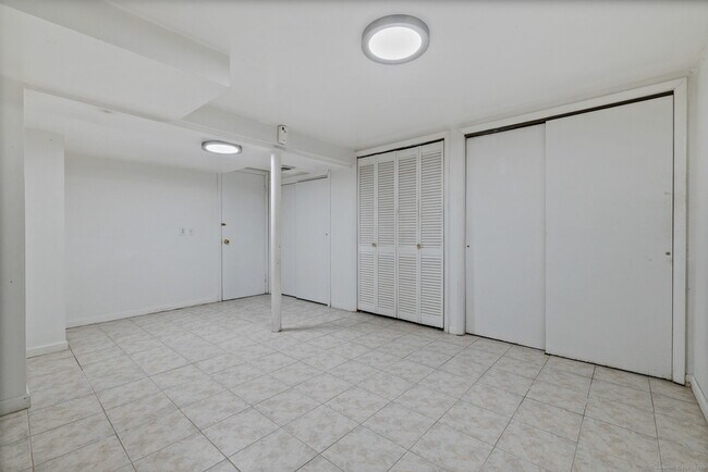 Building Photo - 67 Hicock Dr