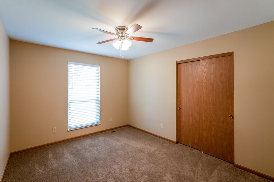 Building Photo - 4131 Les Cherbourg Ln