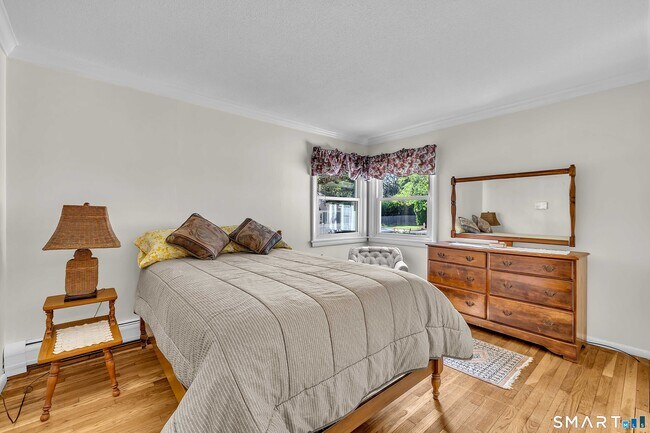 Building Photo - 71 Beach Ave