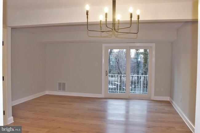 Building Photo - 154 Fairfield Dr