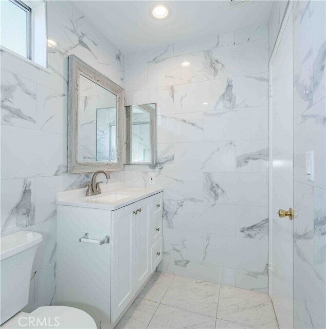 Building Photo - 4 Carrol Ave