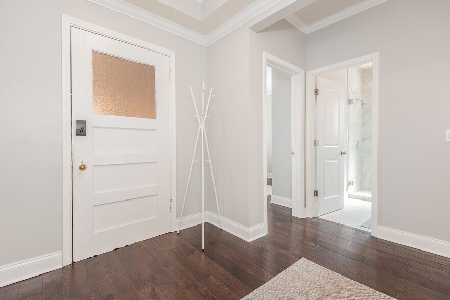 Building Photo - 2015 McNair Ave