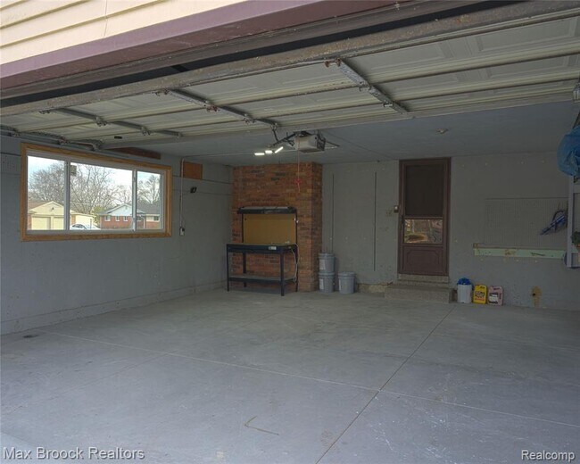 Building Photo - 23645 W Newell Cir