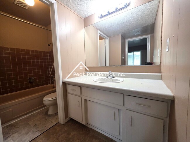 Building Photo - Norcade2912