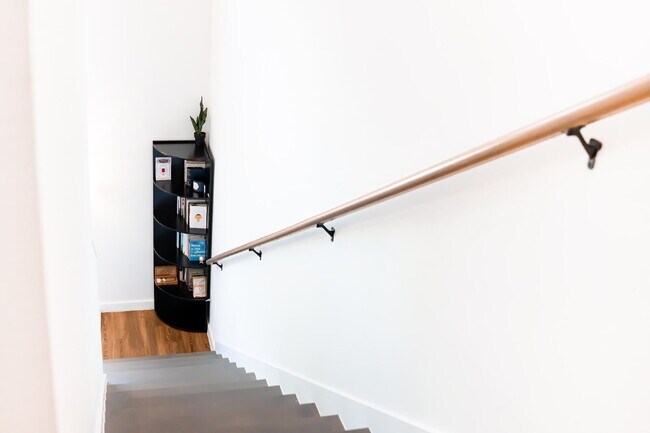 Building Photo - Stylish Furnished Loft Steps from Downtown