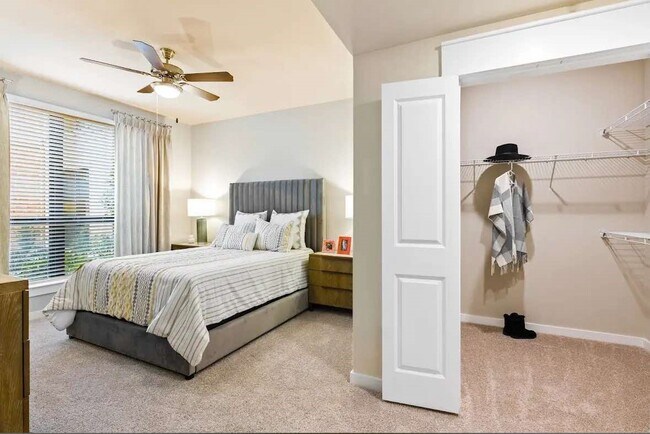 Primary Photo - 7204 Town Center Blvd Blvd