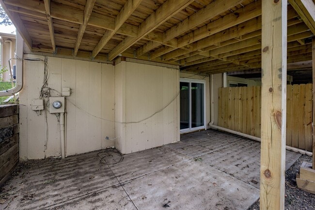 Building Photo - 15102 Normandy Blvd