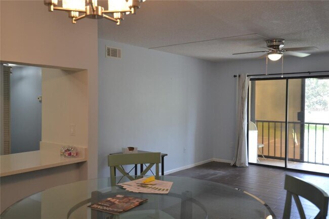 Building Photo - 3232 Lake Pine Way E