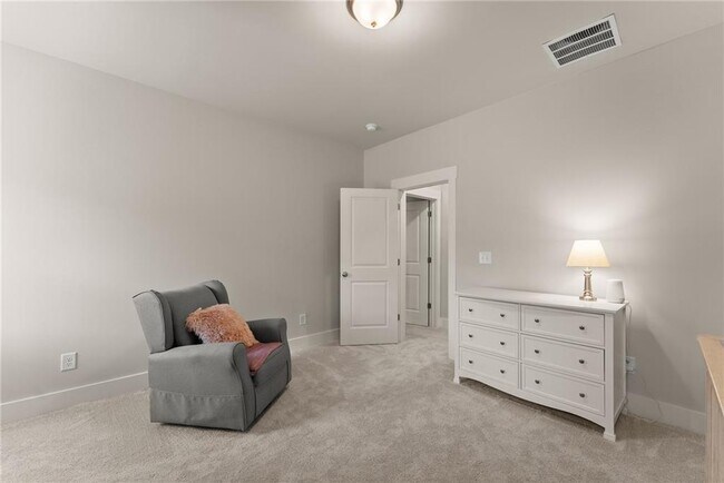 Building Photo - 5841 Woodland Park Ct