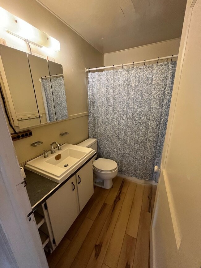 Building Photo - 3158 S 6th St