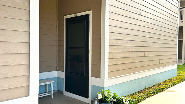 Building Photo - Gated Community, 3/2, Just Minutes to Beach!