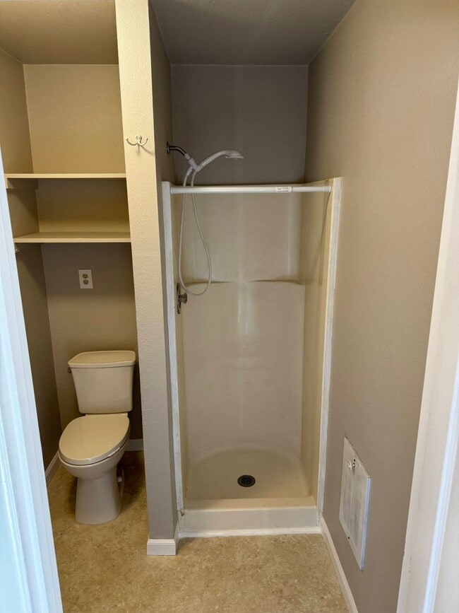 Building Photo - Studio Apartment in Whiteaker